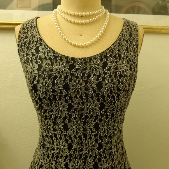 CCESSI Vintage Lace Midi Dress - Picture 2 of 6